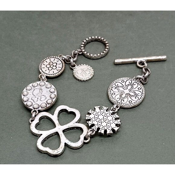 Jessica Simpson Bracelet Chain Clover Silvertone Sand Dollar Disc Star Toggle 7" - Picture 6 of 16